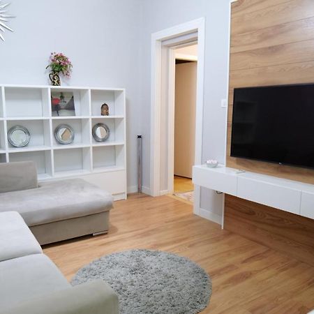 City Center Apartment Niko 04 Tiranë Luaran gambar